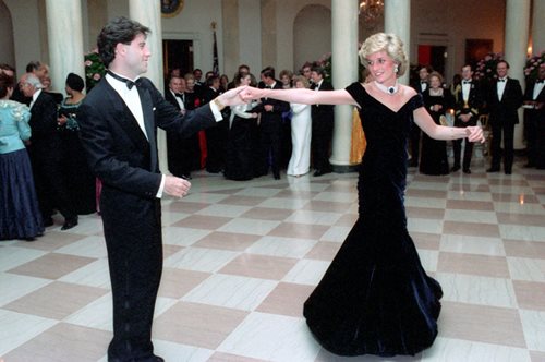 Όταν η Νταϊάνα έκανε έκπληξη στον Κάρολο χορεύοντας μπροστά στο άφωνο κοινό της Royal Opera House