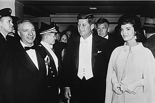 8 τσάντες που πήραν το όνομά τους από διάσημα style icons