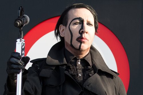 Ο Μέριλιν Μάνσον κατηγορείται ότι κλείδωνε γυναίκες, τις βίαζε και τις βασάνιζε