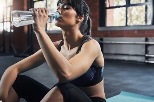 Μετά την προπόνηση: Τα 3 βασικά βήματα που πρέπει να ακολουθείς