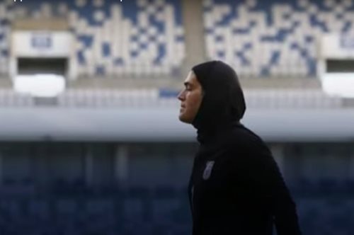 Η Ιρανή τερματοφύλακας που κατηγορείται ότι είναι άντρας