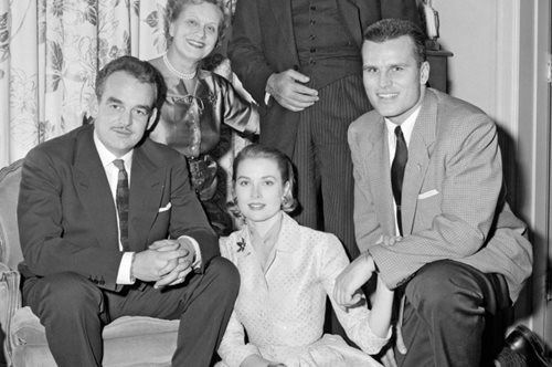 Βίντεο ντοκουμέντο: Η Γκρέις Κέλι κερδίζει το Όσκαρ Α’ Γυναικείου Ρόλου