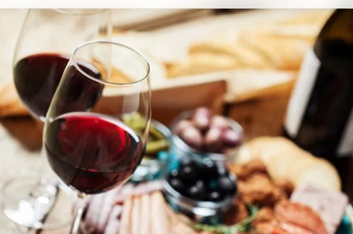 Με τι συνοδεύεται το κρασί; 3 ντιπ και με τι να τα συνδυάσεις