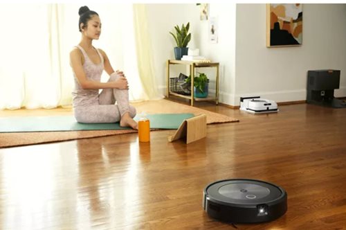 Η καθημερινότητά μου με ένα ρομπότ | Η σκούπα που μου έλυσε τα χέρια