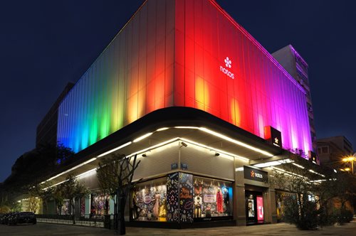 Αυτά τα Χριστούγεννα, η μαγεία των γιορτών βρίσκεται στα πολυκαταστήματα Notos