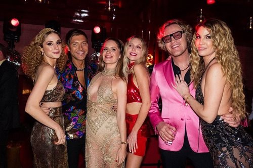 Μαρία Ολυμπία – Ευγενία Νιάρχου: Οι εμφανίσεις τους σε πάρτι στο Λονδίνο