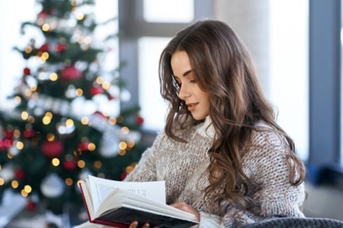 Ζήσε την μαγεία των γιορτών με ένα βιβλίο