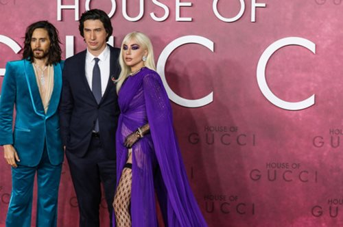 «House of Gucci»: Δημοπρατούνται τα ρούχα του σκι για καλό σκοπό