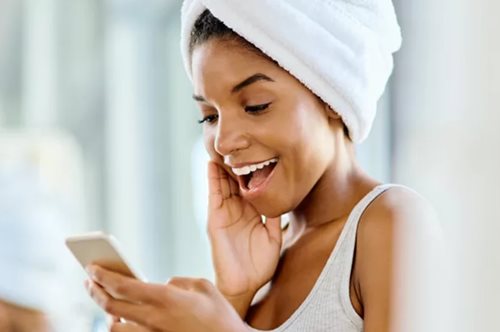 Tα skincare apps που αξίζει να κατεβάσεις στο κινητό σου