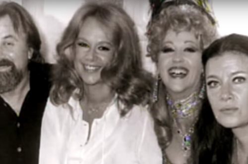 Αλίκη Βουγιουκλάκη και Ζωή Λάσκαρη σε βραδινή έξοδο το 1993