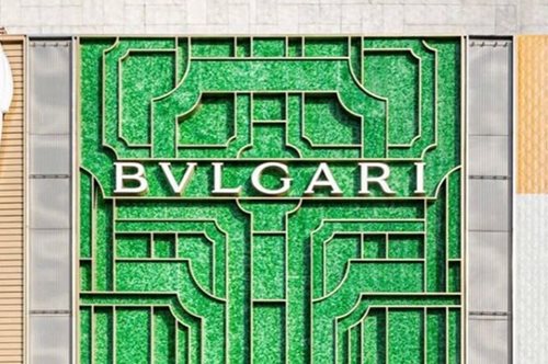 Από ανακυκλωμένα μπουκάλια σαμπάνιας η βιτρίνα του Bulgari στη Σαγκάη