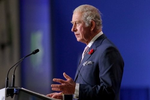 Η βασίλισσα πέθανε, ζήτω ο βασιλιάς: Ο 73χρονος Κάρολος στον βρετανικό θρόνο - Βασιλική σύζυγος η Καμίλα