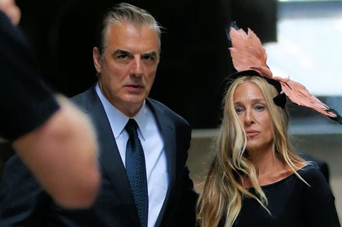 Τέταρτη καταγγελία! | Η τραγουδίστρια Lisa Gentile κατηγορεί τον Chris Noth για σεξουαλική επίθεση κ