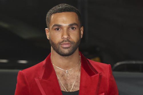 Lucien Laviscount | Ποιος είναι ο γοητευτικός συμπρωταγωνιστής της Lily Collins στο 'Emily In Paris 