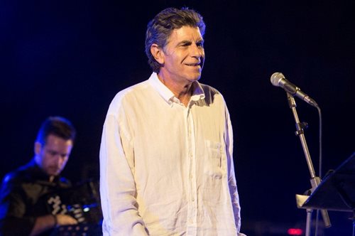 Χείμαρρος ο Μπέζος: Οι αντιεμβολιαστές έχουν φάει πολλή φάπα και απόρριψη στα νιάτα τους