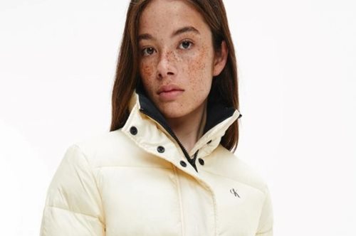 Ετοιμάζεσαι για γιορτινή απόδραση; Τα looks που θα φορέσεις στο ταξίδι και τις εξορμήσεις