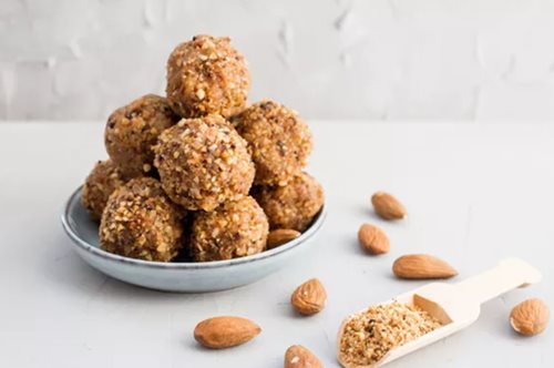 Μπάλες ενέργειας με γεύση μελομακάρονο