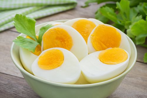 10 τροφές με ελάχιστες θερμίδες που θα σε χορτάσουν τις μέρες που πεινάς συνέχεια