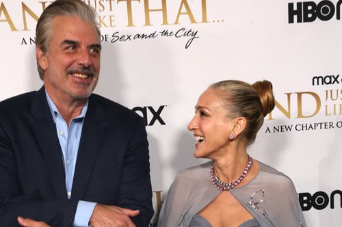 Πώς πραγματικά νιώθει η Sarah Jessica Parker ύστερα από τις καταγγελίες εναντίον του Chris Noth