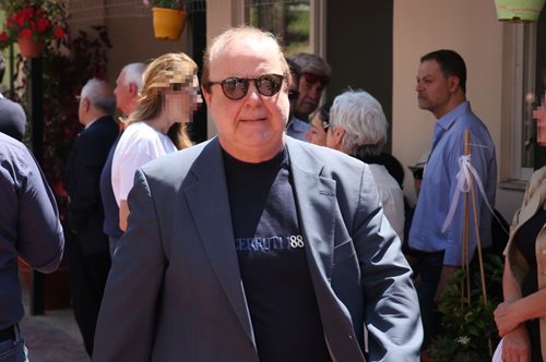 «Με κυνηγούν,  για δύο κοριτσάκια που έκαναν κουτσομπολιό»