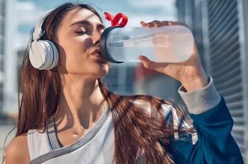 Πώς θα κρατάς ενυδατωμένο το σώμα στη διαλλειματική νηστεία