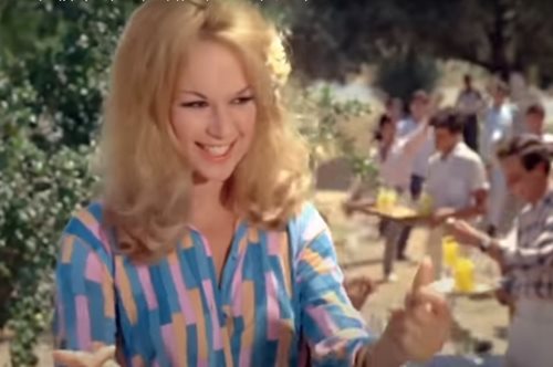 «Η Αλίκη δεν πλήρωνε. Αν δεν επιβεβαίωνα το τσεκ, δεν έπαιρνε τα ρούχα. Η Καρέζη είχε μεγαλομανία»