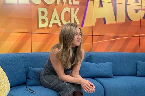 Θέλουμε κι εμείς να δείχνουμε σαν την Τζένιφερ Άνιστον όταν έχει υγρασία