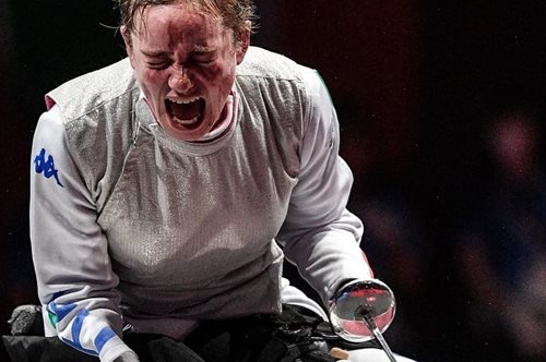 «Κόσμε, είμαι μία τυχερή γυναίκα. Τα πηγαίνω μια χαρά με τα προσθετικά μου πόδια και χέρια»