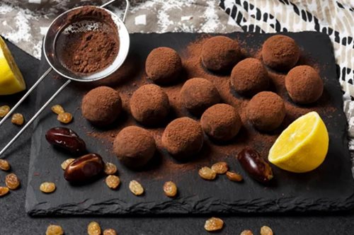 Σοκολατένιες μπάλες ενέργειας με άρωμα λεμονιού