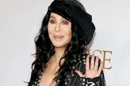 Η Cher αποκάλυψε την σκληρή ρουτίνα γυμναστικής που ακολουθεί στα 75 της χρόνια