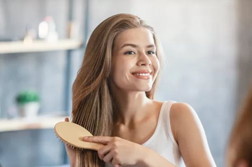 Long Hair Don't Care: 6 ασυνήθιστοι τρόποι για να κάνεις τα μαλλιά σου να μακρύνουν πιο γρήγορα