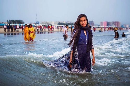 Η φωτογράφος Μικαέλα Νόροκ ταξιδεύει ανά τον κόσμο και καταγράφει τις πιο όμορφες γυναίκες