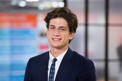 Τζακ Κένεντι Σλόσμπεργκ: Ο μοναδικός εγγονός της Τζάκι είναι ίδιος ο γοητευτικός θείος του, Τζον