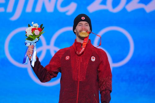 Διαγνώστηκε με καρκίνο το 2019. Τρία χρόνια μετά, κέρδισε χρυσό μετάλλιο στο Πεκίνο