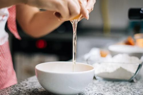 Τέσσερις συνταγές για να αξιοποιήσεις το ασπράδι αυγού που περίσσεψε