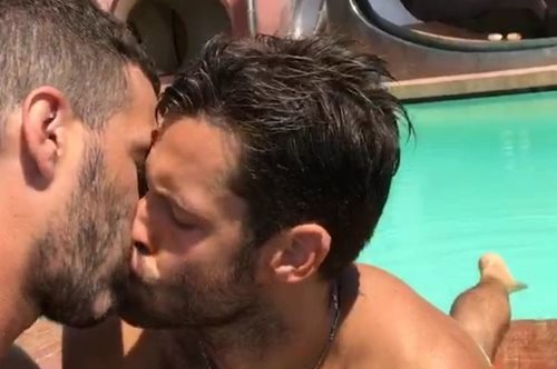 «H τσάντα μου δεν σε θέλει. Μακάρι να ήξερες πόσοι γκέι δουλεύουν για εμένα»