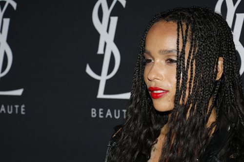 Eίναι δυνατόν το 2022 να ρωτάνε και την Κράβιτζ αν έχει άγχος να γίνει μάνα;