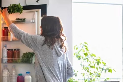 Τα λάθη που κάνεις με τη διάταξη των τροφίμων στο ψυγείο