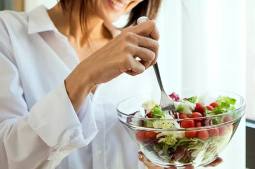 10 καθημερινές συνήθειες που σε παχαίνουν