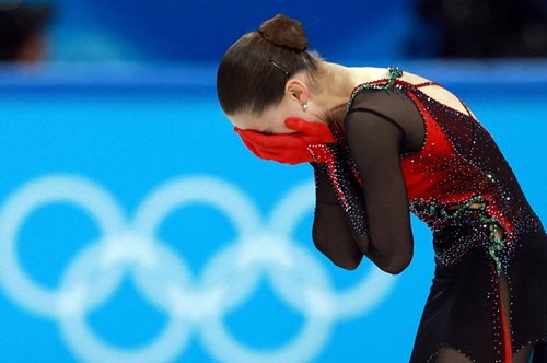 «Γιατί τα παράτησες;»: Σάλος με τη σκληρή στάση της προπονήτριας της Βαλίεβα