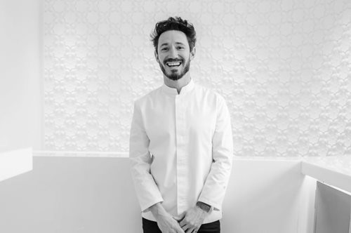 Ο διάσημος Γάλλος ζαχαροπλάστης Cédric Grolet δίνει άλλη διάσταση στα φρούτα (και στο τι σημαίνει γλυκό)