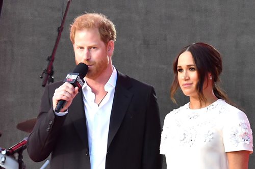 Οι προπαραγγελίες της νέας πολυαναμενόμενη βιογραφίας του Χάρι 