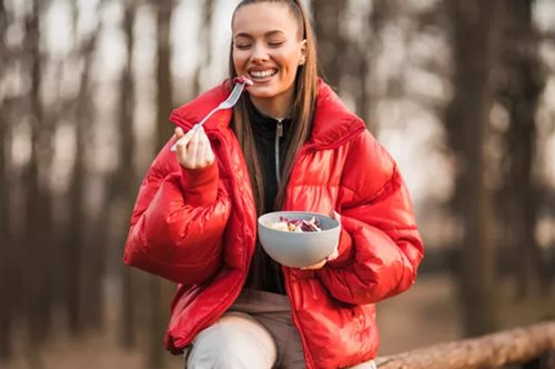 Ποια είναι η καλύτερη δίαιτα σύμφωνα με τις νέες τάσεις για την υγιεινή διατροφή;