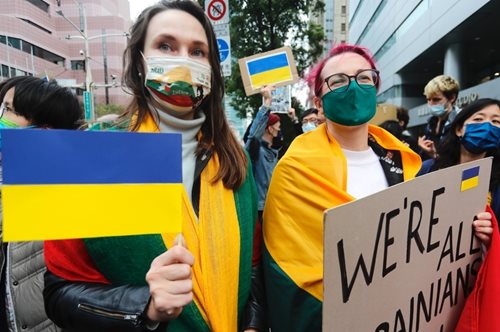 O κόσμος λέει 