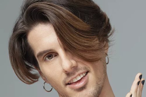 #HairHasNoGender | Ο Δήμος δηλώνει περήφανος για τα πλούσια και όλο ζωντάνια μαλλιά του