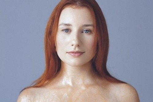 Με ένα επετειακό άλμπουμ και ένα graphic novel γιορτάζει η Έιμος το «Little Earthquakes»