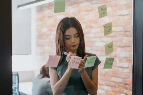 Αλτσχάιμερ: Ποια είναι τα δέκα συχνότερα προειδοποιητικά σημάδια χρόνια πριν;