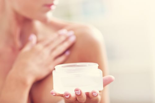 Ντεκολτέ | Η παραμελημένη περιοχή που μαρτυρά την ηλικία σας