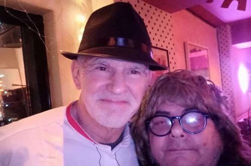 Ο Γιώργος Παπανδρέου μεταμφιεσμένος σε αποκριάτικο πάρτι στην Πάτρα - Διασκέδασε με τη σύντροφό του 