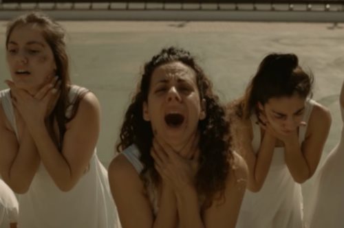 Μια χορογραφία-κραυγή για όλες τις γυναίκες που χάθηκαν το 2021